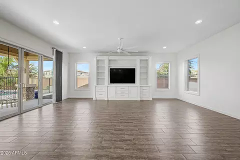 Living - 1002 E Parkview Dr, Gilbert, AZ 85295 photo 2 of 7