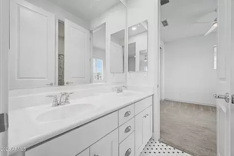 Bath - 1002 E Parkview Dr, Gilbert, AZ 85295 photo 7 of 8