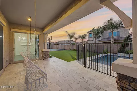 Exterior - 1002 E Parkview Dr, Gilbert, AZ 85295 photo 4 of 17