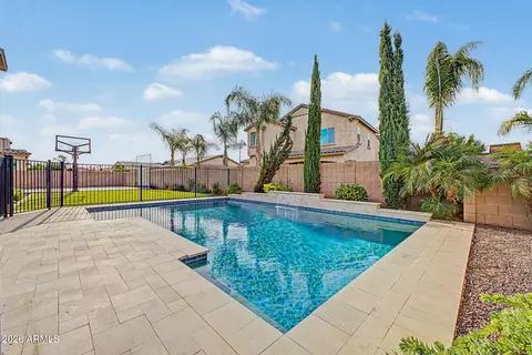 Exterior - 1002 E Parkview Dr, Gilbert, AZ 85295 photo 8 of 17