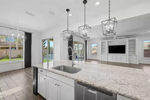 Kitchen - 1002 E Parkview Dr, Gilbert, AZ 85295 photo 2 of 4