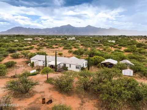 6566 S Patriot Pl, Hereford, AZ 85615