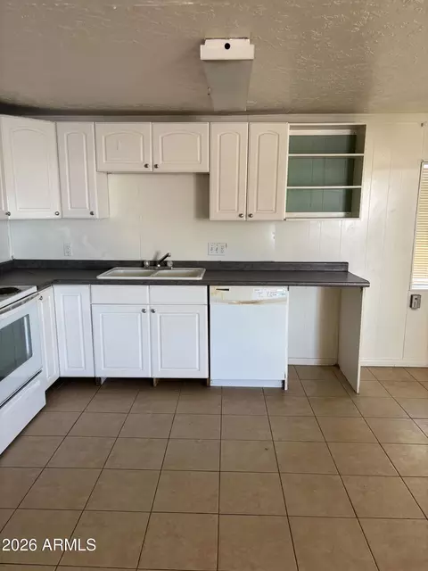Kitchen - 2030 W Gregory St, Apache Junction, AZ 85120 photo 3 of 3