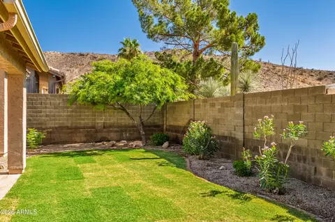Exterior - 16207 S 24th Pl, Phoenix, AZ 85048 photo 9 of 11