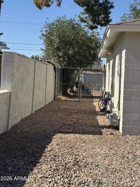 Exterior - 725 E 1st St, Mesa, AZ 85203 photo 5 of 8
