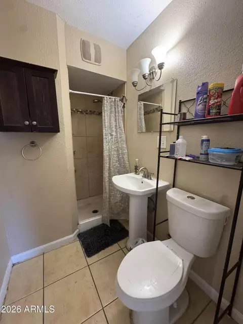 Bath - 725 E 1st St, Mesa, AZ 85203 photo 1 of 3