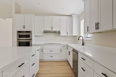 Kitchen - 2371 E Geronimo St, Chandler, AZ 85225 photo 4 of 6