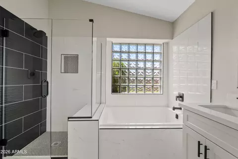 Bath - 2371 E Geronimo St, Chandler, AZ 85225 photo 1 of 1