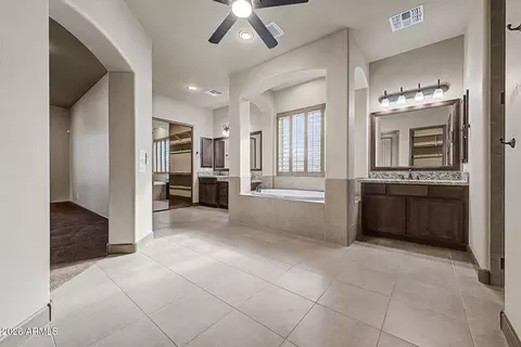 Bath - 3155 E Blackhawk Ct, Gilbert, AZ 85298 photo 3 of 9