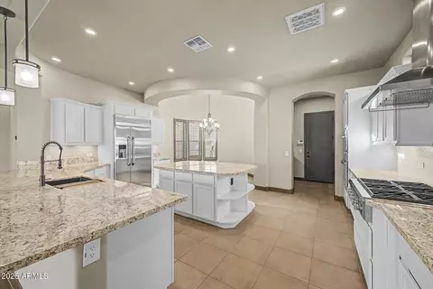 Kitchen - 3155 E Blackhawk Ct, Gilbert, AZ 85298 photo 2 of 5