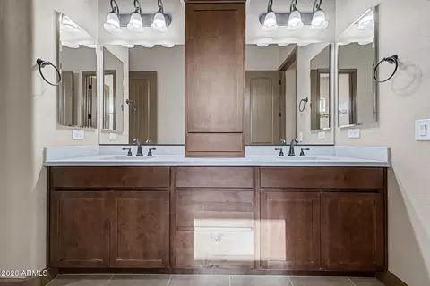 Bath - 3155 E Blackhawk Ct, Gilbert, AZ 85298 photo 6 of 9