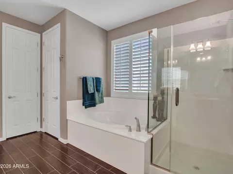 Bath - 2539 W Rabjohn Rd, Phoenix, AZ 85085 photo 6 of 8