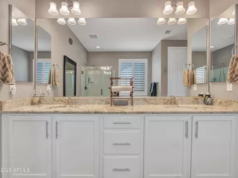 Bath - 2539 W Rabjohn Rd, Phoenix, AZ 85085 photo 5 of 8