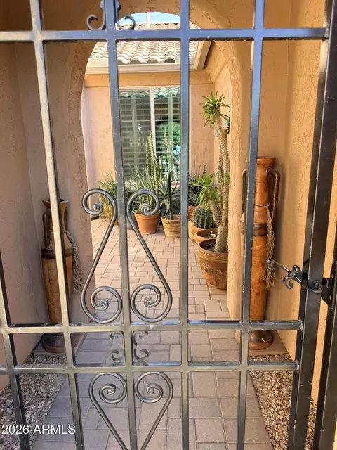 Exterior - 2539 W Rabjohn Rd, Phoenix, AZ 85085 photo 2 of 22