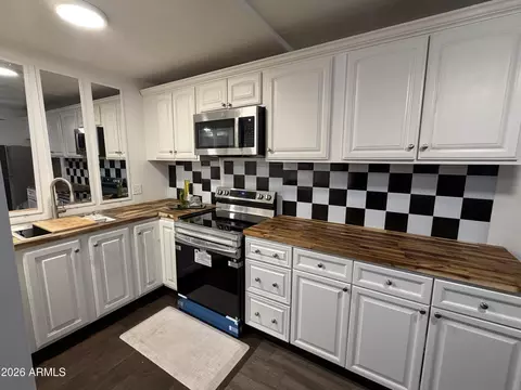 700 W University Dr #122, Tempe, AZ 85281