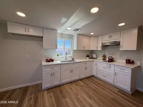 Kitchen - 209 E Jones Ave, Phoenix, AZ 85040 photo 4 of 4