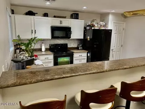 Kitchen - 919 S Pheasant Dr, Gilbert, AZ 85296 photo 1 of 2