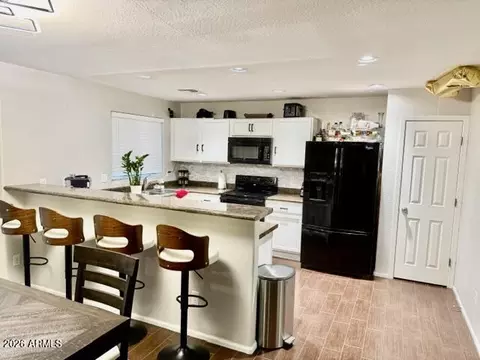 Kitchen - 919 S Pheasant Dr, Gilbert, AZ 85296 photo 2 of 2