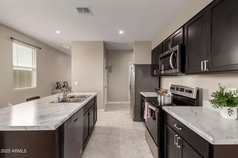 Kitchen - 10347 S Saguaro Dr, Apache Junction, AZ 85120 photo 2 of 2