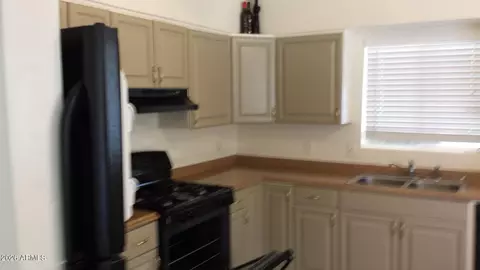 Kitchen - 2101 E Osborn Rd, Phoenix, AZ 85016 photo 1 of 4