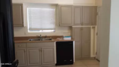 Kitchen - 2101 E Osborn Rd, Phoenix, AZ 85016 photo 2 of 4