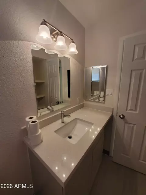 Bath - 2101 E Osborn Rd, Phoenix, AZ 85016 photo 2 of 2