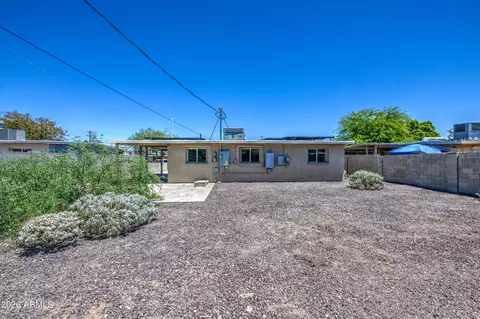 Exterior - 2225 E Lynne Ln, Phoenix, AZ 85042 photo 5 of 7