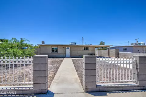 2225 E Lynne Ln, Phoenix, AZ 85042