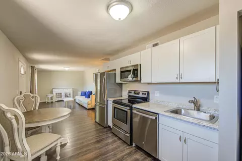 Kitchen - 2225 E Lynne Ln, Phoenix, AZ 85042 photo 2 of 2