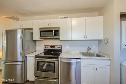 Kitchen - 2225 E Lynne Ln, Phoenix, AZ 85042 photo 1 of 2
