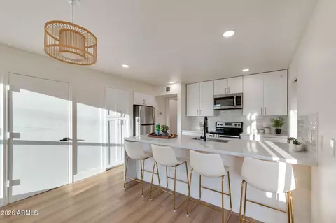 Kitchen - 703 E Corte Oro --, Phoenix, AZ 85020 photo 5 of 5