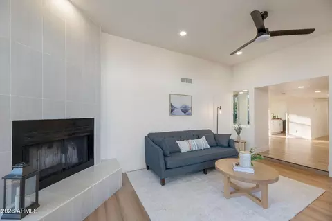 Living - 703 E Corte Oro --, Phoenix, AZ 85020 photo 2 of 2