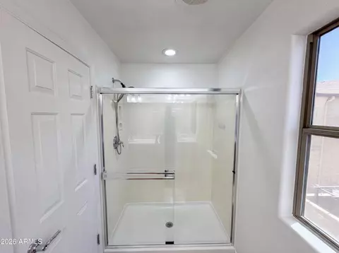 Bath - 3968 E Melinda Dr, Phoenix, AZ 85050 photo 4 of 4