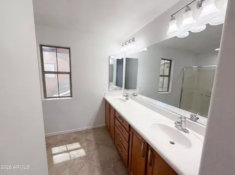 Bath - 3968 E Melinda Dr, Phoenix, AZ 85050 photo 2 of 4
