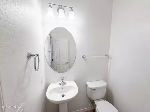 Bath - 3968 E Melinda Dr, Phoenix, AZ 85050 photo 1 of 4