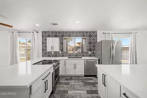Kitchen - 3417 E Kelton Ln, Phoenix, AZ 85032 photo 3 of 4