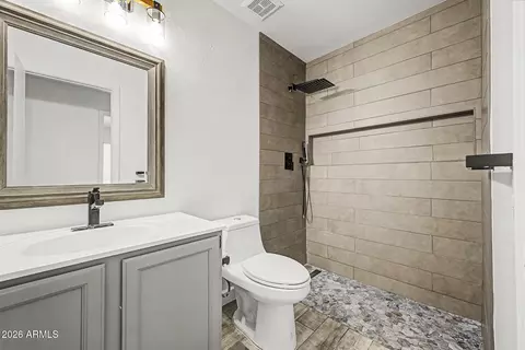 Bath - 3417 E Kelton Ln, Phoenix, AZ 85032 photo 2 of 2