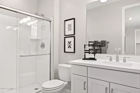 Bath - 2714 E Agave Knoll Rd, Phoenix, AZ 85024 photo 2 of 3