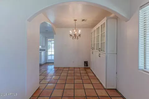 Dining - 2216 E Weldon Ave, Phoenix, AZ 85016 photo 2 of 2