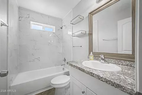 Bath - 24686 E Bartlett Rd, Florence, AZ 85132 photo 3 of 3