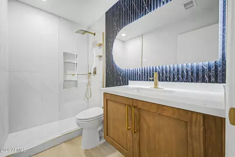 Bath - 2248 E Morrow Dr, Phoenix, AZ 85024 photo 3 of 3