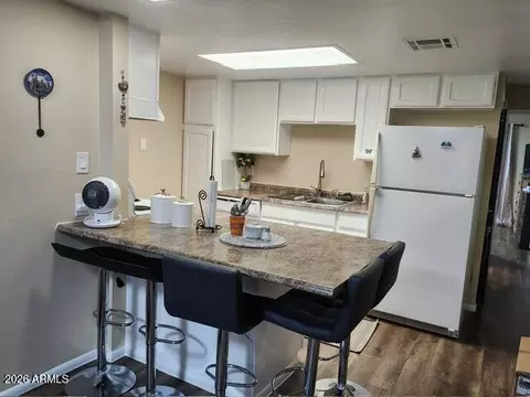 Kitchen - 6818 N 35th Ave #E, Phoenix, AZ 85017 photo 2 of 2