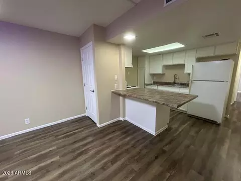 Kitchen - 6818 N 35th Ave #E, Phoenix, AZ 85017 photo 3 of 3