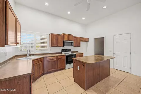 Kitchen - 3386 E Thornton Ave, Gilbert, AZ 85297 photo 1 of 3