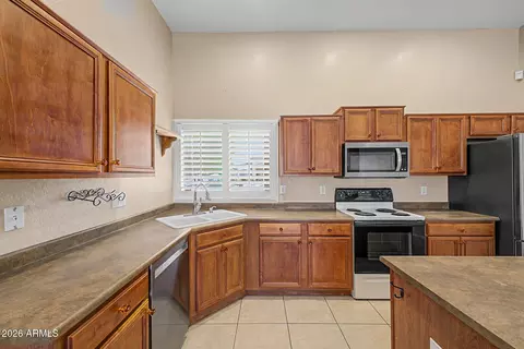 Kitchen - 3386 E Thornton Ave, Gilbert, AZ 85297 photo 3 of 3