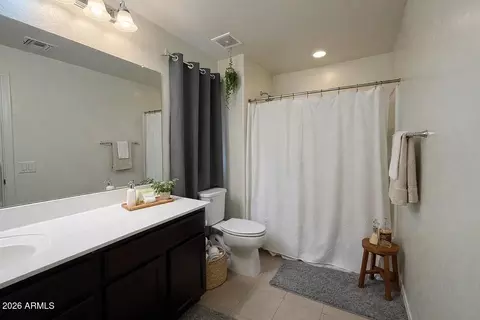 Bath - 3330 W Donner Dr, Phoenix, AZ 85041 photo 1 of 1