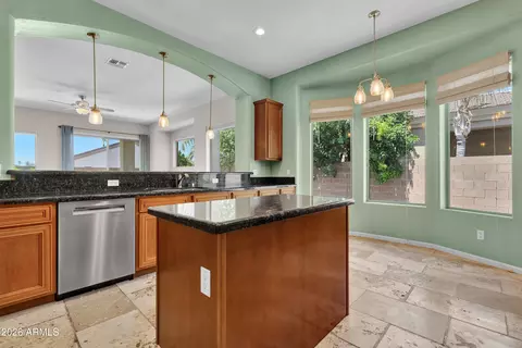 Kitchen - 6844 S Pinehurst Drive Dr, Gilbert, AZ 85298 photo 2 of 3