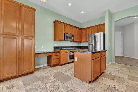 Kitchen - 6844 S Pinehurst Drive Dr, Gilbert, AZ 85298 photo 3 of 3