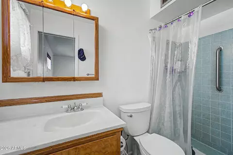 Bath - 5519 E Casper Rd, Mesa, AZ 85205 photo 1 of 2