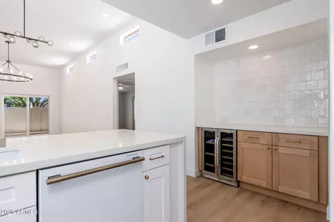 Kitchen - 3401 N 37th St #9, Phoenix, AZ 85018 photo 5 of 6